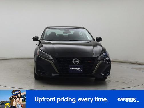 Black 2023 Nissan Altima SR