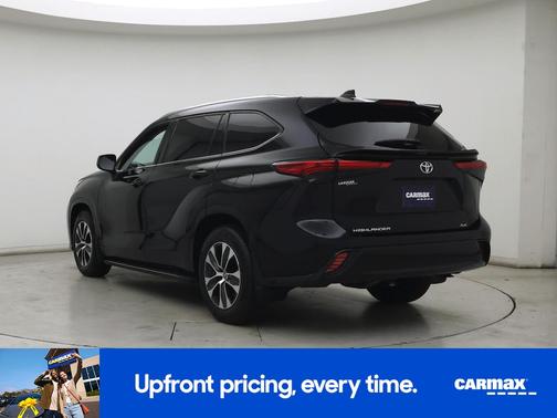 Black 2020 Toyota Highlander XLE