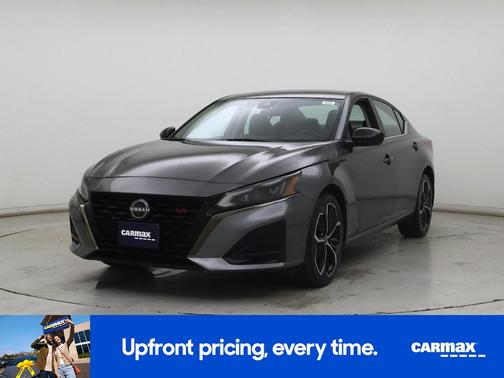 Gray 2023 Nissan Altima SR