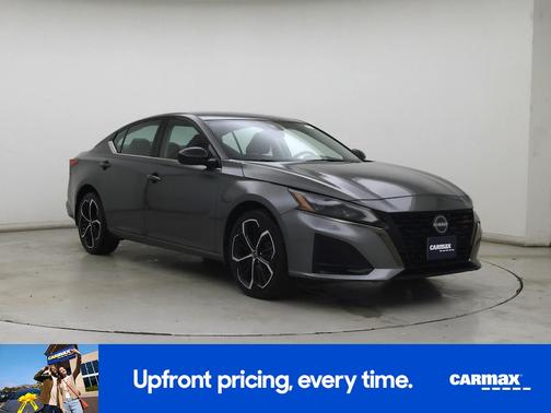Gray 2023 Nissan Altima SR