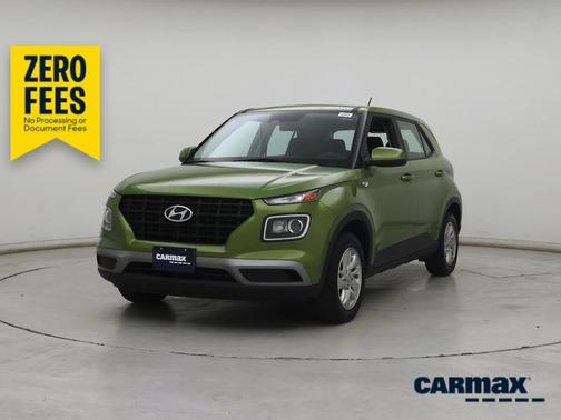 Green 2023 Hyundai VENUE SE