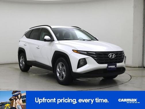 White 2023 Hyundai TUCSON SEL