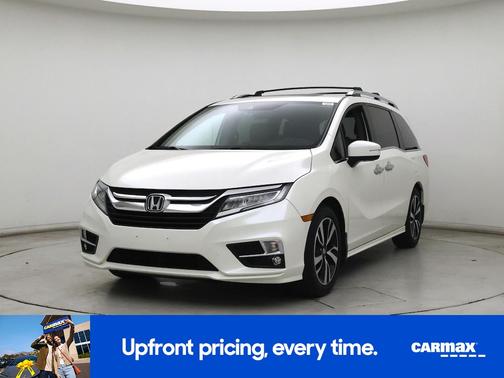 White 2018 Honda Odyssey Elite