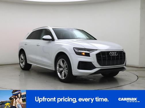 White 2023 Audi Q8 Premium