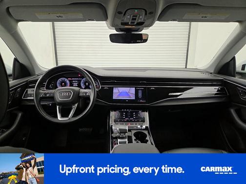 White 2023 Audi Q8 Premium