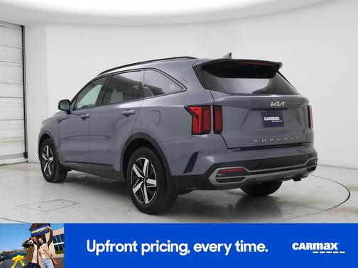 Silver 2022 Kia Sorento EX
