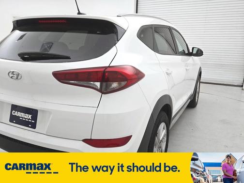 2017 Hyundai TUCSON SE