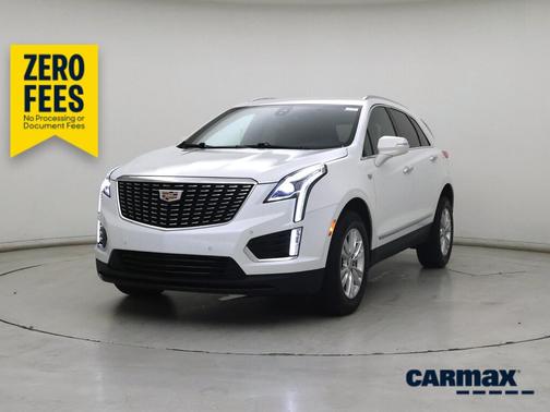 White 2024 Cadillac XT5 Luxury