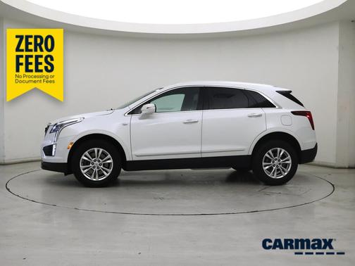 White 2024 Cadillac XT5 Luxury