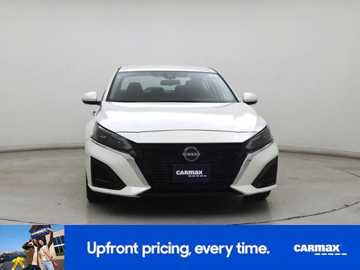 White 2023 Nissan Altima SV