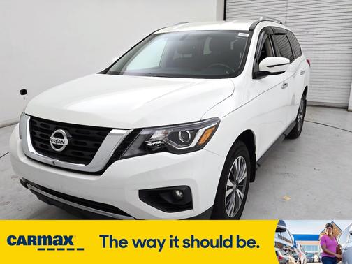 2020 Nissan Pathfinder SV