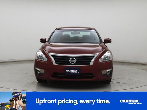 Red 2014 Nissan Altima SL