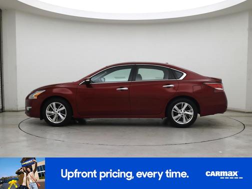 Red 2014 Nissan Altima SL