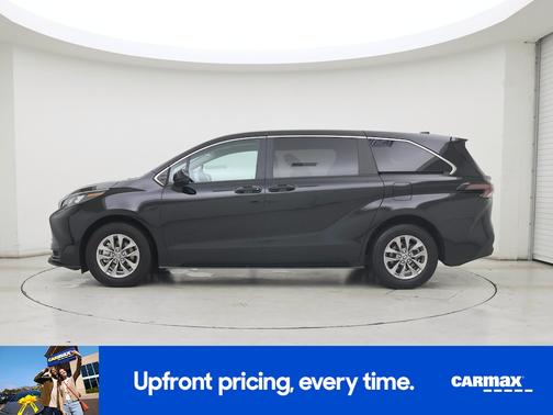 Black 2025 Toyota Sienna LE