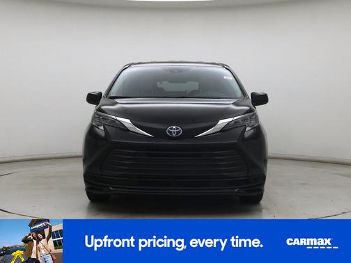 Black 2025 Toyota Sienna LE