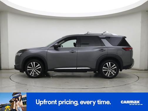 Gray 2023 Nissan Pathfinder Platinum