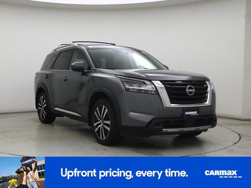 Gray 2023 Nissan Pathfinder Platinum