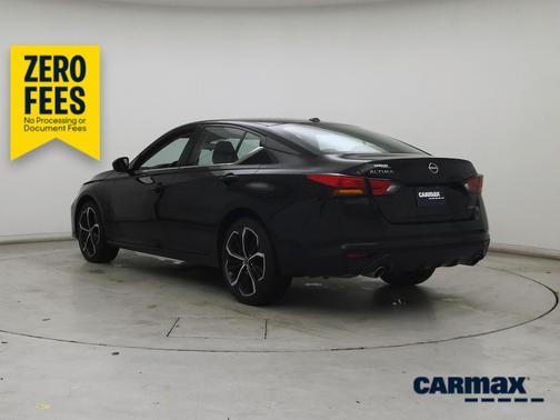 Black 2023 Nissan Altima SR
