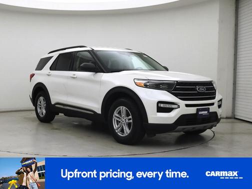 White 2020 Ford Explorer XLT