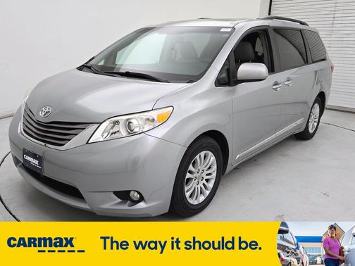 2017 Toyota Sienna XLE