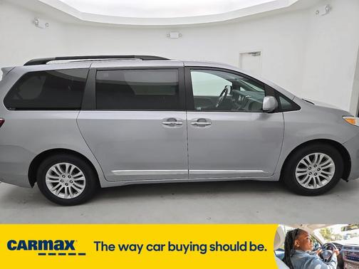 2017 Toyota Sienna XLE