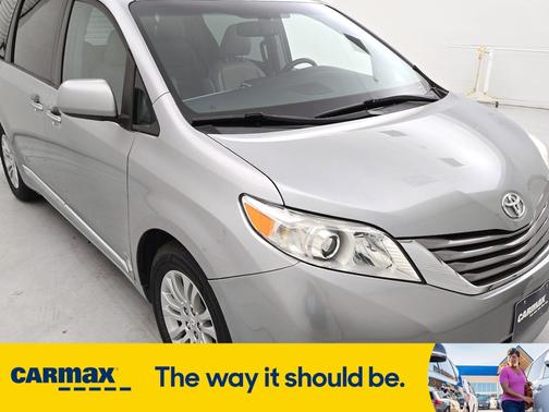 2017 Toyota Sienna XLE