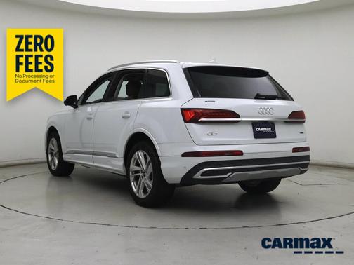 White 2023 Audi Q7 Premium
