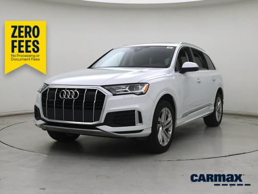 White 2023 Audi Q7 Premium