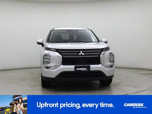 2022 Mitsubishi Outlander ES