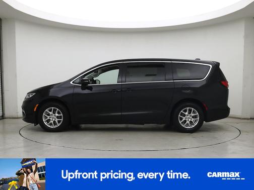 Black 2023 Chrysler Pacifica Touring L