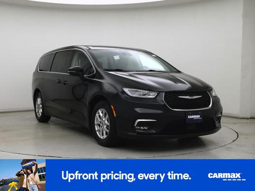 Black 2023 Chrysler Pacifica Touring L