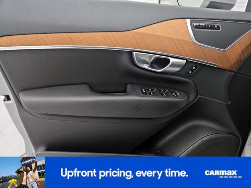 2024 Volvo XC90 B6 Plus Bright Theme