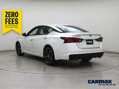 White 2023 Nissan Altima SR