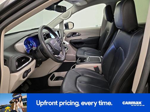 Black 2022 Chrysler Pacifica Hybrid Touring L