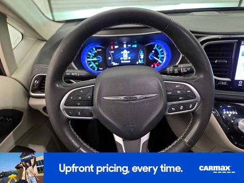 Black 2022 Chrysler Pacifica Hybrid Touring L