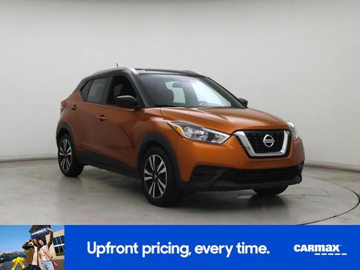 Orange 2019 Nissan Kicks SV