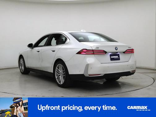 White 2024 BMW 530 I xDrive