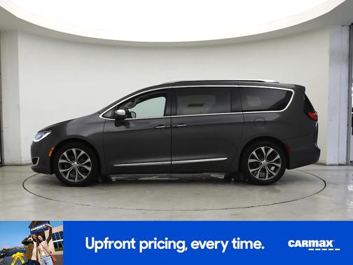 Gray 2017 Chrysler Pacifica Limited