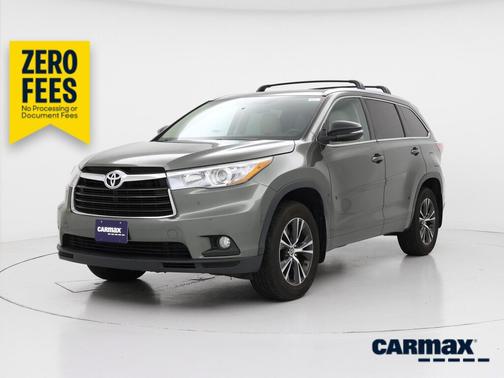 Green 2016 Toyota Highlander XLE