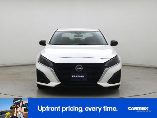 White 2024 Nissan Altima SV