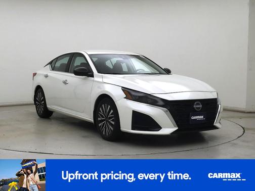White 2024 Nissan Altima SV