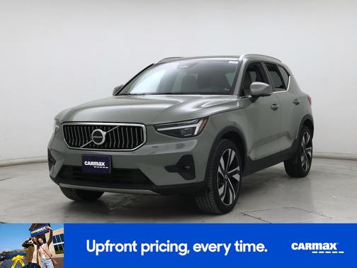 2025 Volvo XC40 B5 Plus Bright Theme