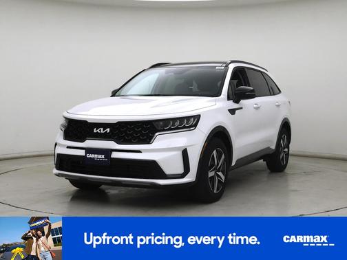 White 2023 Kia Sorento S