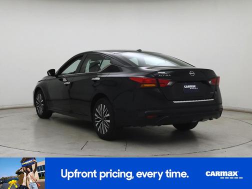 Black 2023 Nissan Altima SV