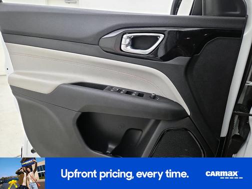 White 2022 Jeep Compass Trailhawk