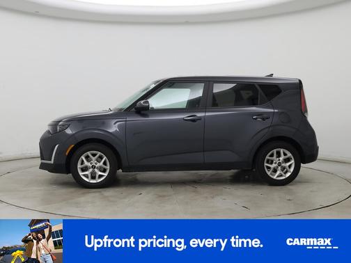 Gray 2023 Kia Soul LX