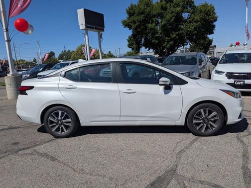2021 Nissan Versa 1.6 SV