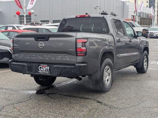 2022 Nissan Frontier S