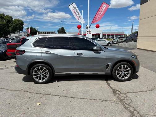 Skyscraper Grey Metallic 2024 BMW X5 xDrive40i