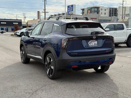 Deep Blue Pearl 2026 Nissan Kicks SR